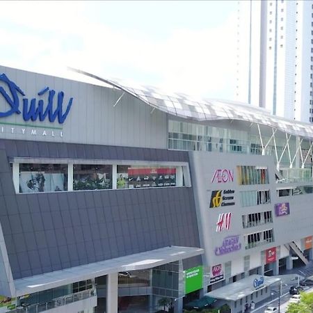 #221 M101 Dang Wangi Klcc View Pool By Livin Hotel Kuala Lumpur Exterior photo